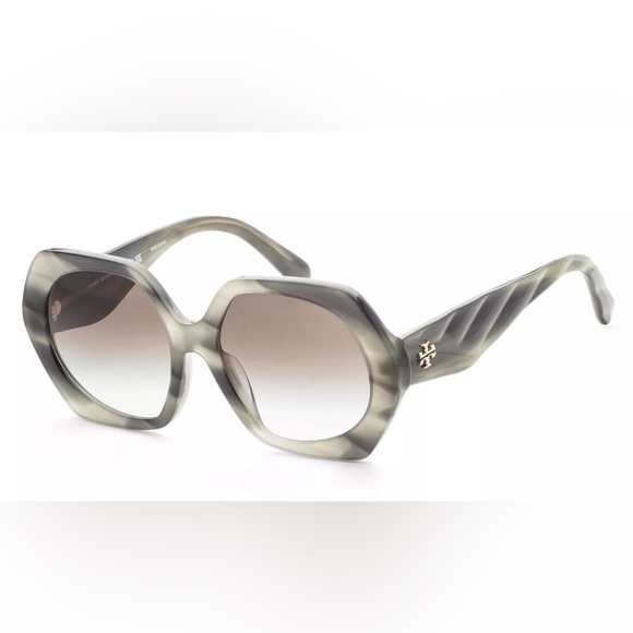 TORY BURCH Sunglasses Green Frame Transparent
Shaded Gradient - Picture 3 of 5